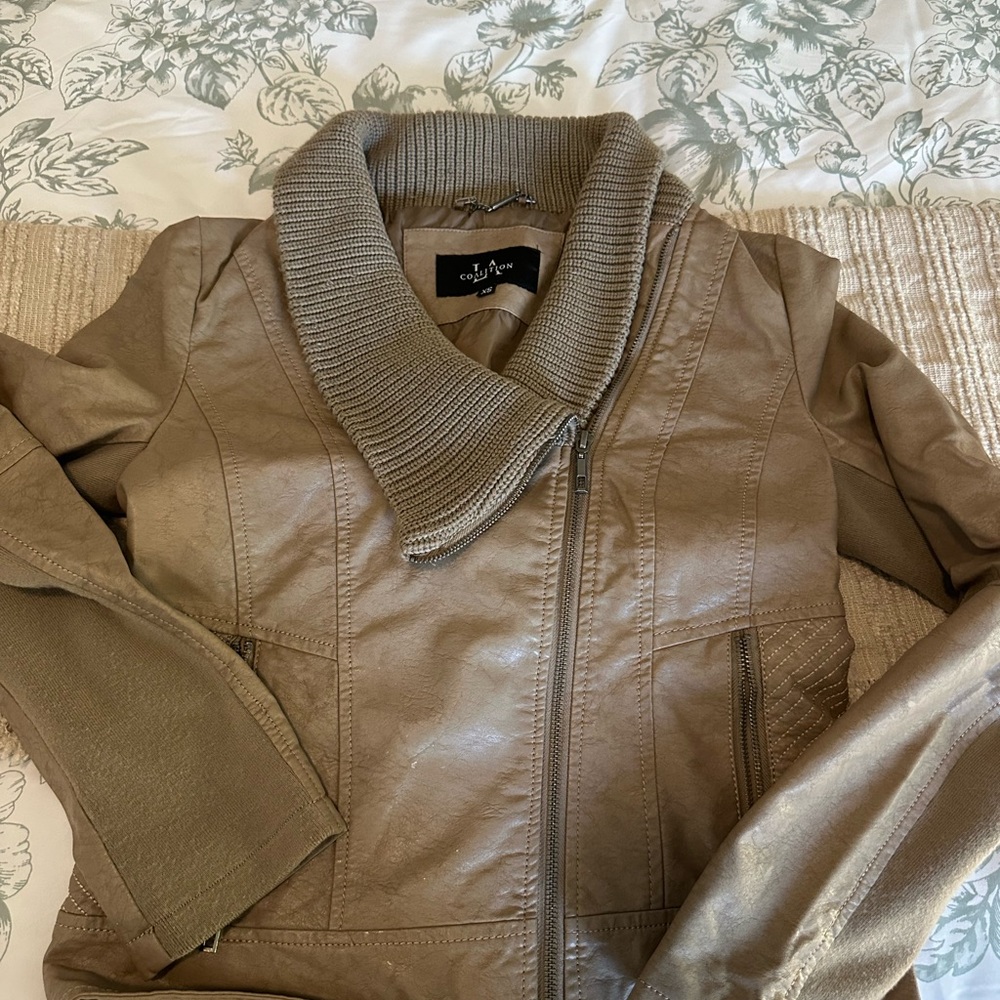 Elegant Brown Women's Jacket